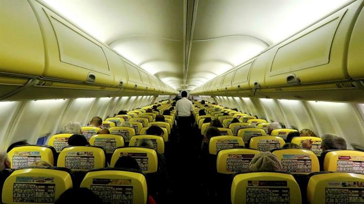 Δεν Θα Πετάει η Ryanair αν Πρέπει να Κρατάει Άδεια τα Μεσαία Καθίσματα